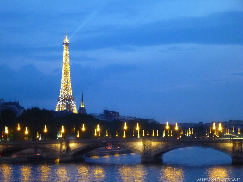 ParisByNight